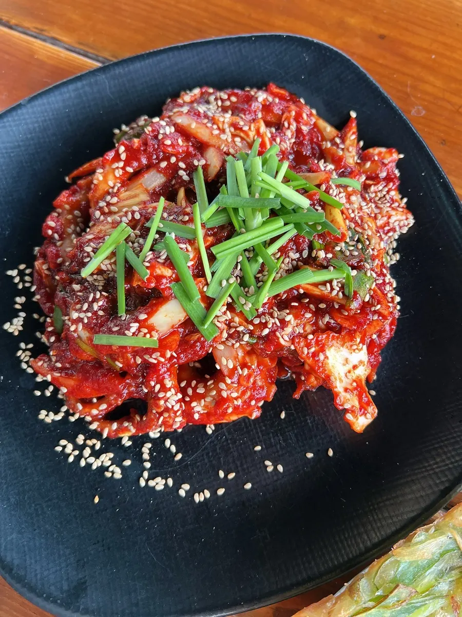 낙지 한마리가 통으로 들어간 해물파전