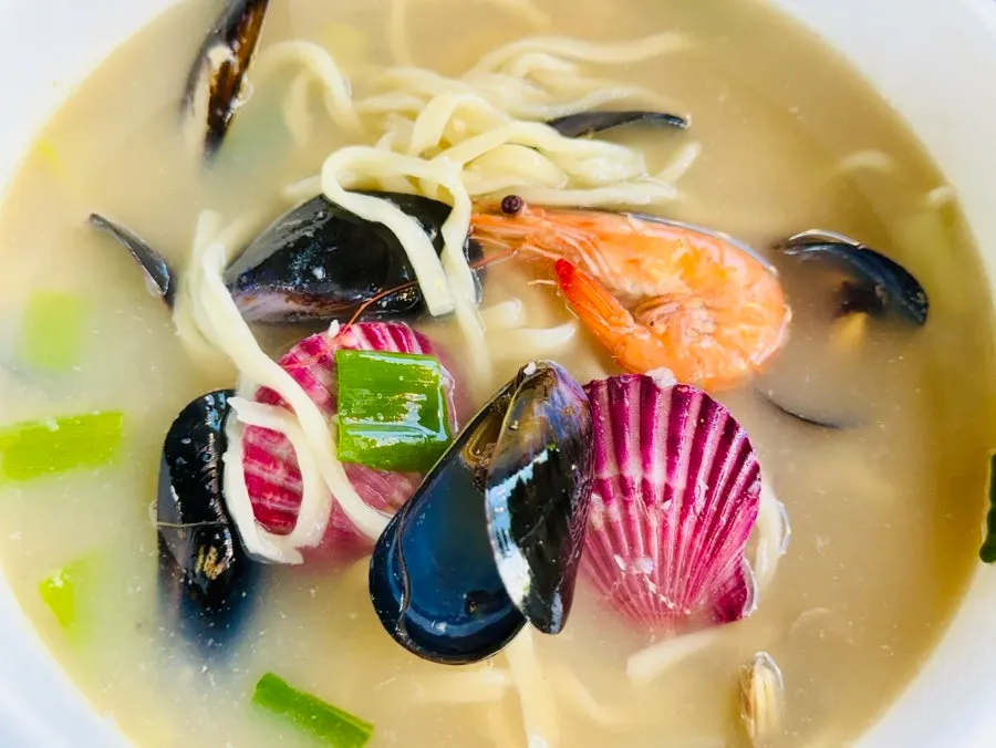 Seafood kalguksu at Haesanggung loaded with mussels and clams