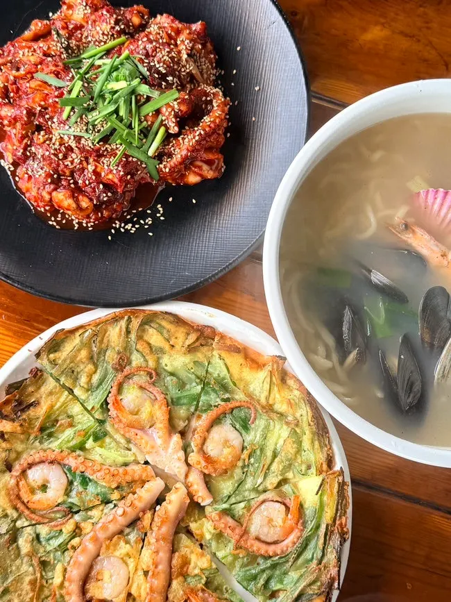 낙지볶음과 칼국수로 채운 해상궁 한상차림