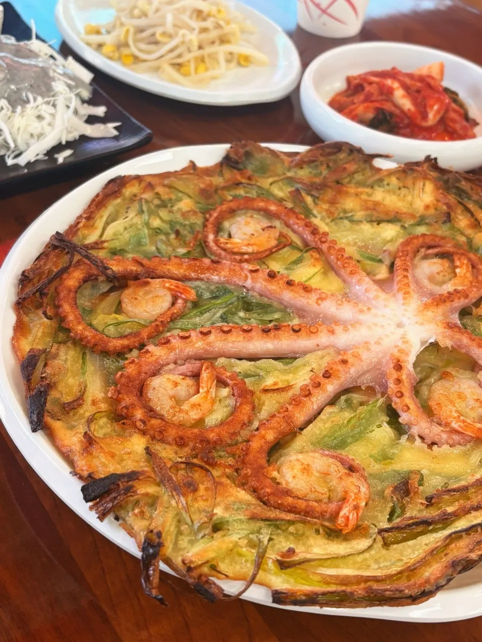 손바닥과 크기를 비교한 낙지파전