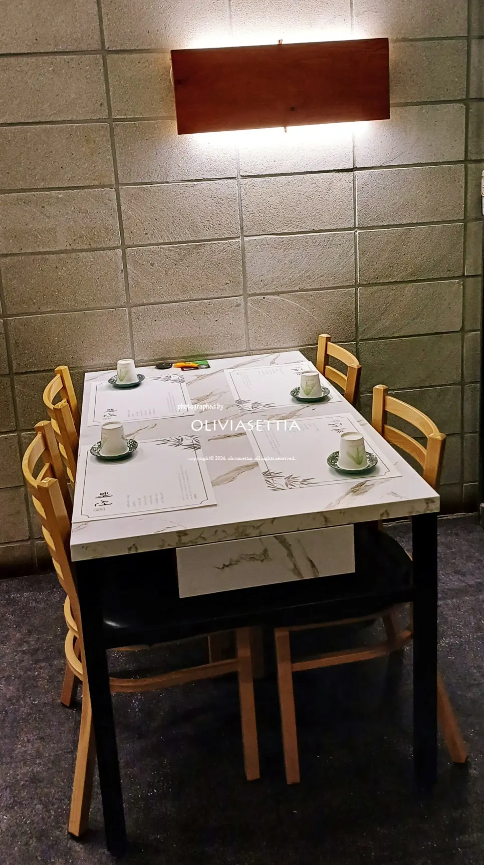 Haeseon's single ₩40,000-per-person course menu sign