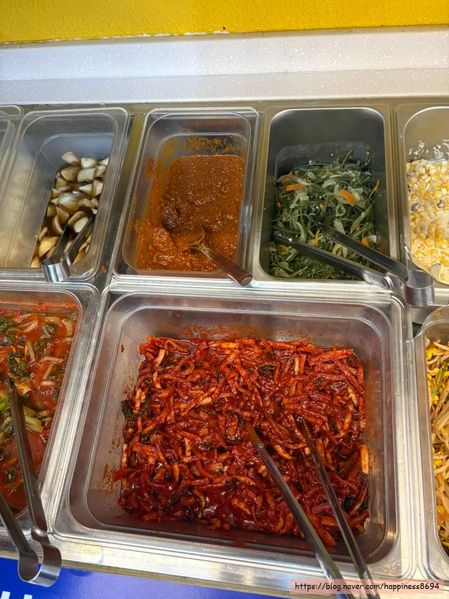 Side dish corner at the self-serve bar