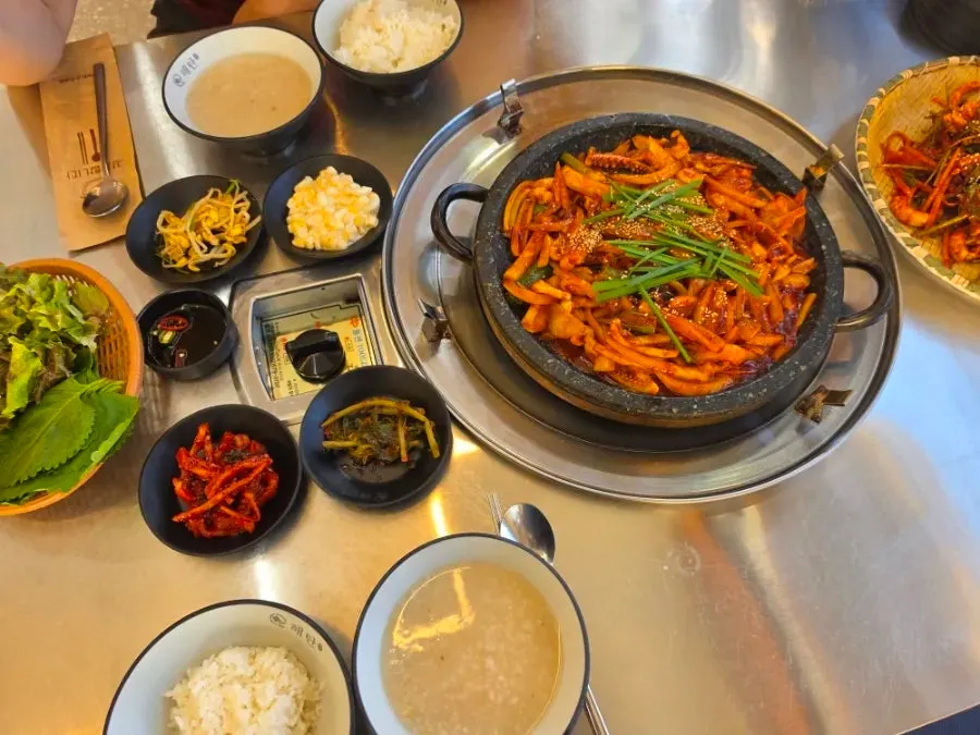 Table spread of hot-plate squid at Haetan Hwaseong Byeongjeom