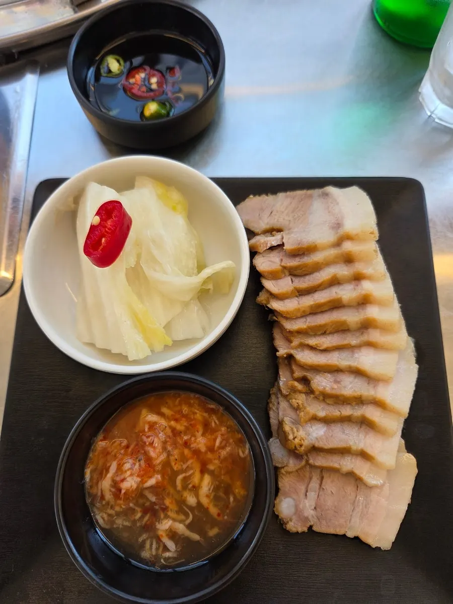 해탄 화성병점점 꽃삼겹수육 한 접시