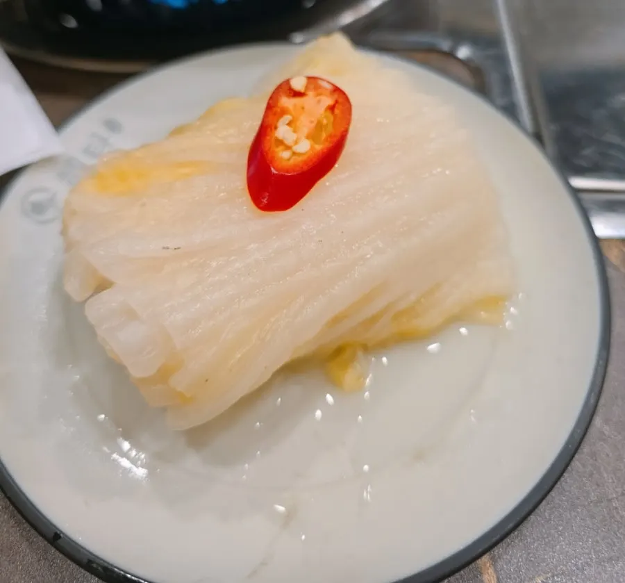 새콤한 오징어 초무침 반찬