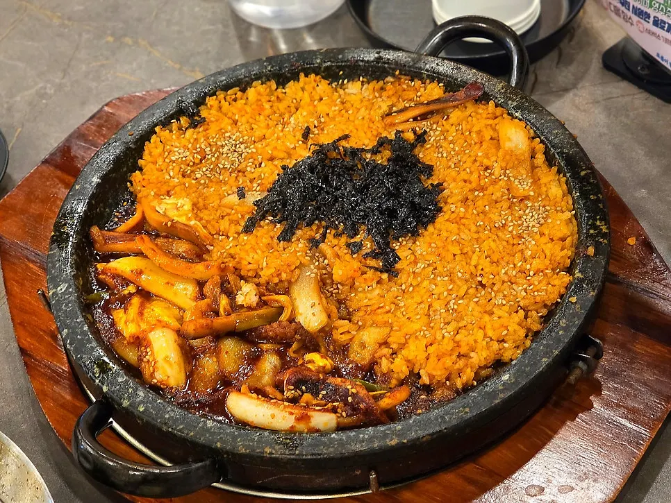 남은 양념에 볶은 마무리 볶음밥