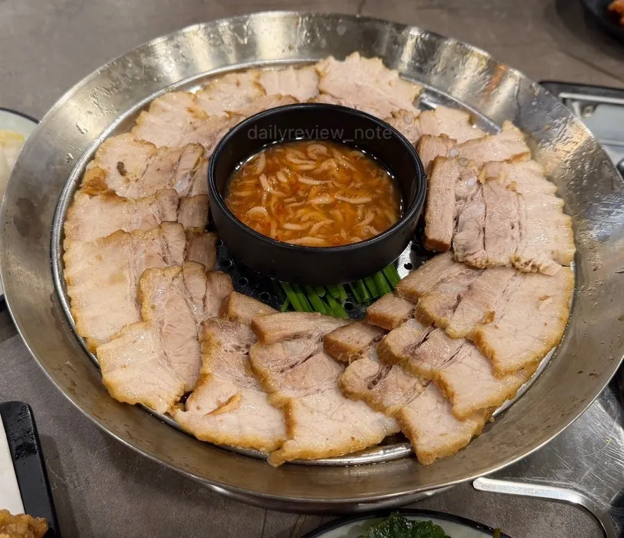 Haetan Han-sang, the signature dish at Haetan Seolleung Branch