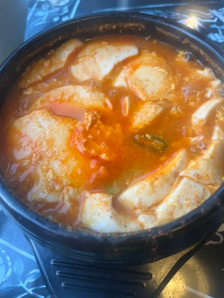 Sundubu-jjigae included with the set