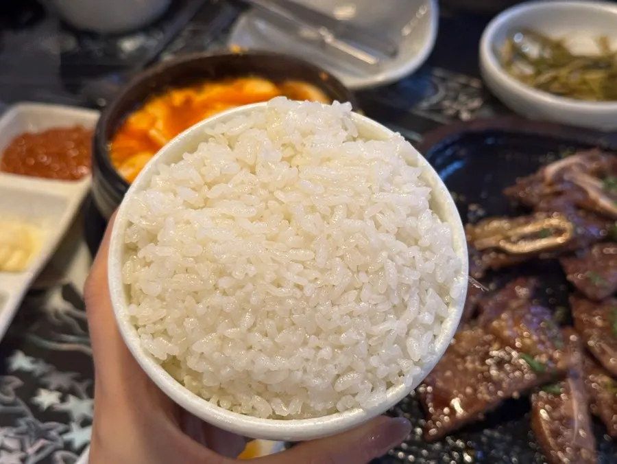 순두부찌개 국물 한 숟가락