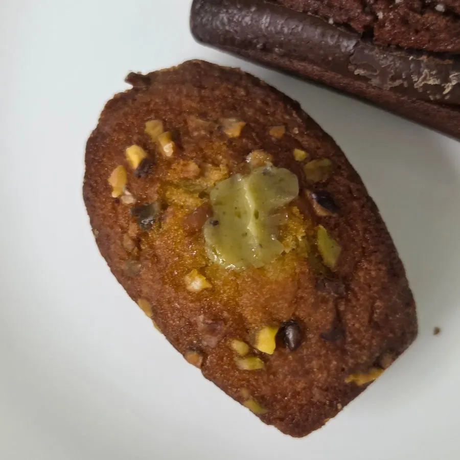 A single pistachio madeleine