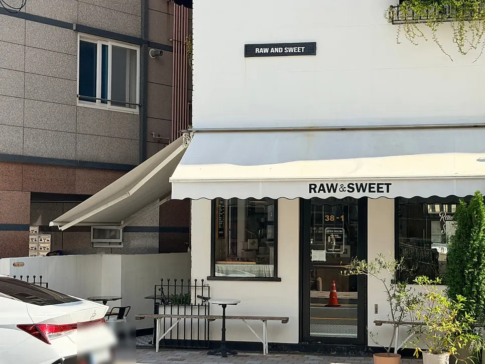 Street view of Haeri-dan-gil, 5 minutes from Haeundae Station