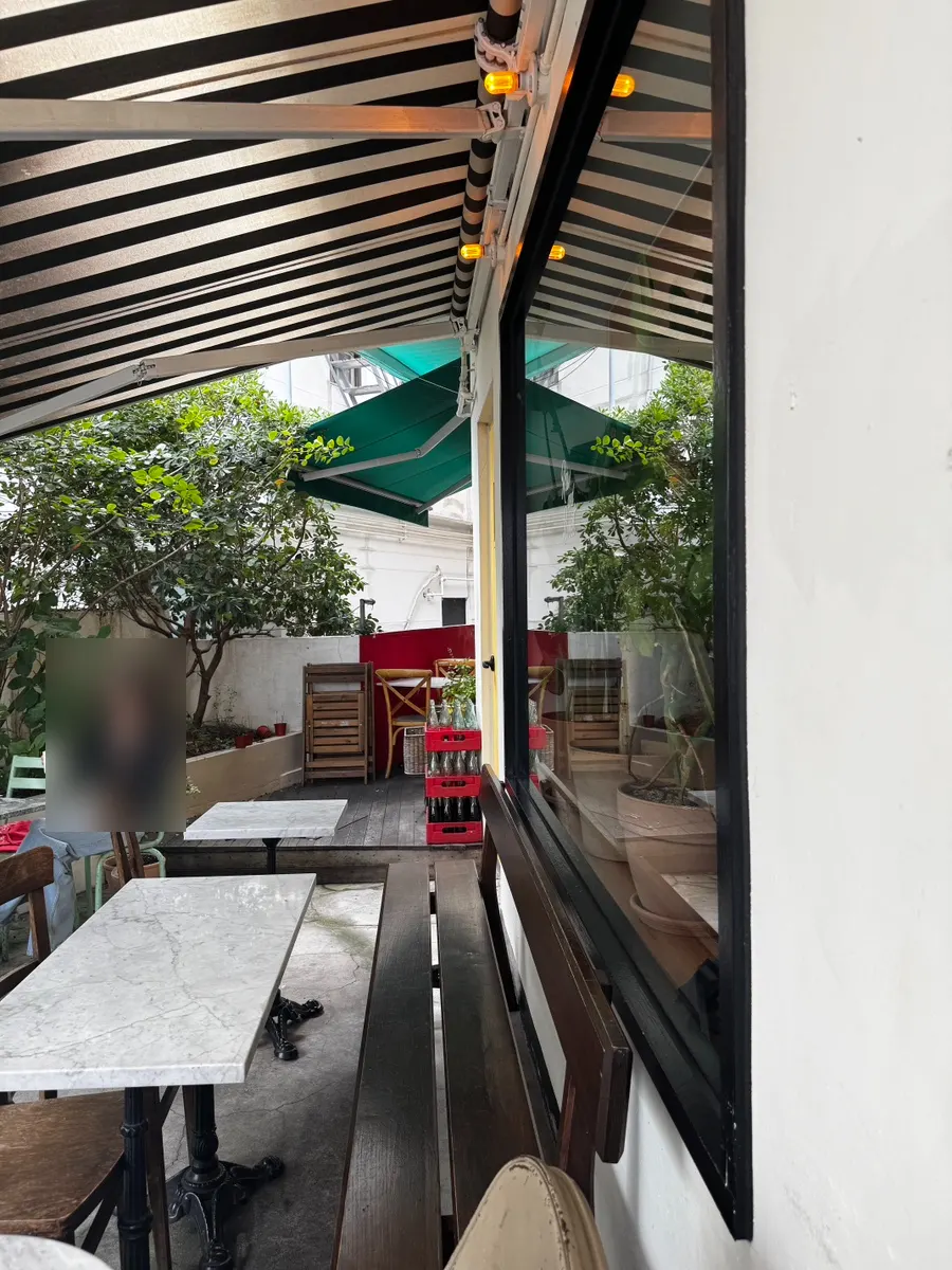 Café exterior with a vintage atmosphere