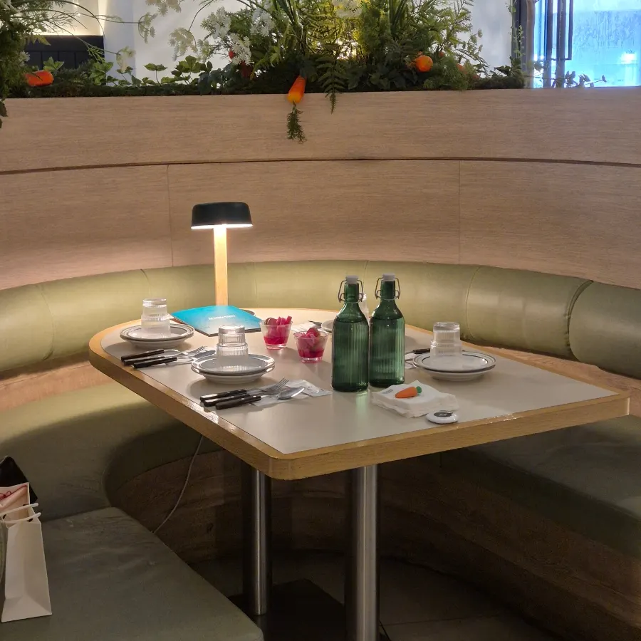 Table setting in a cozy atmosphere