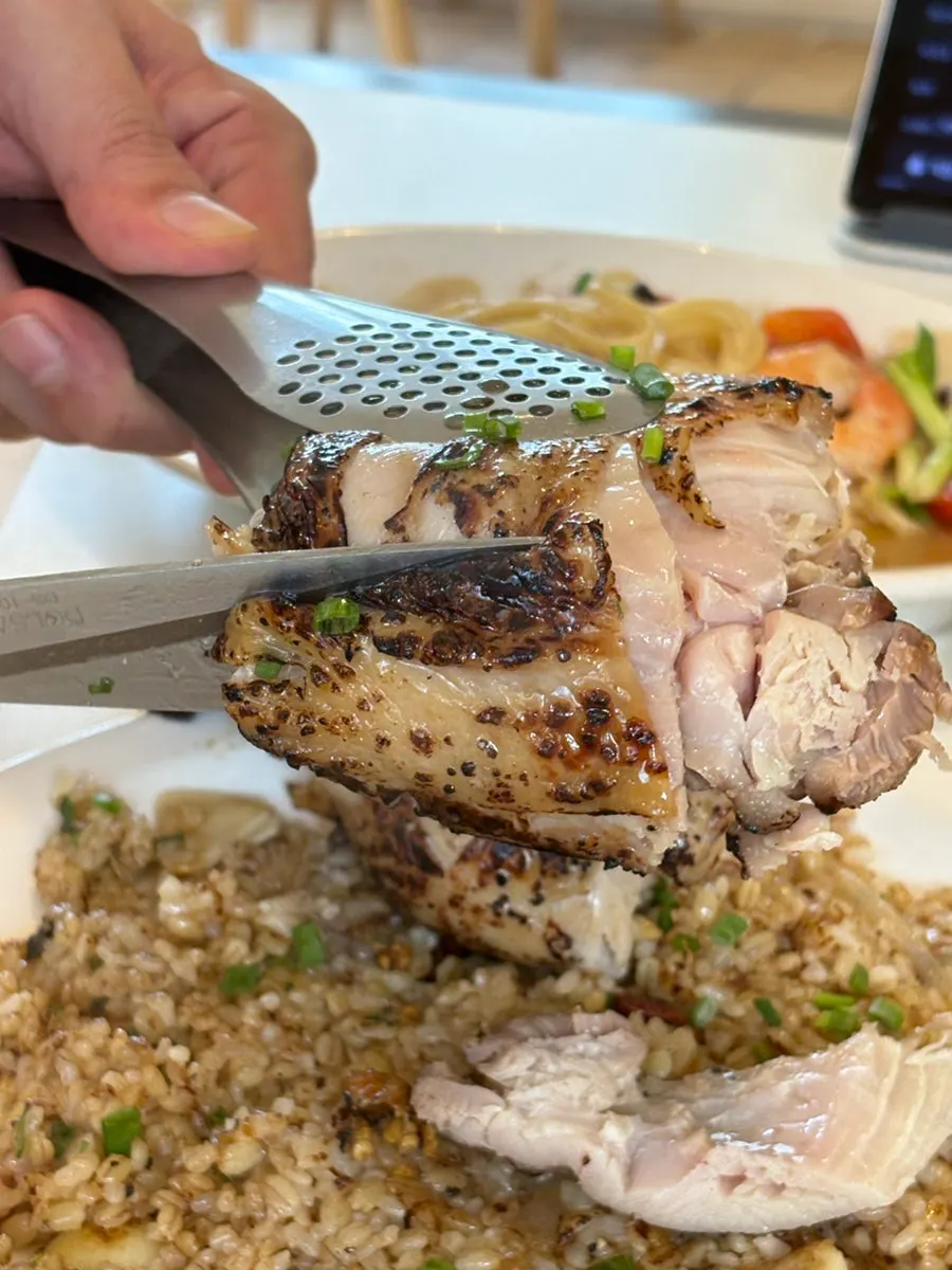 宮保雞肉燉飯雞肉特寫