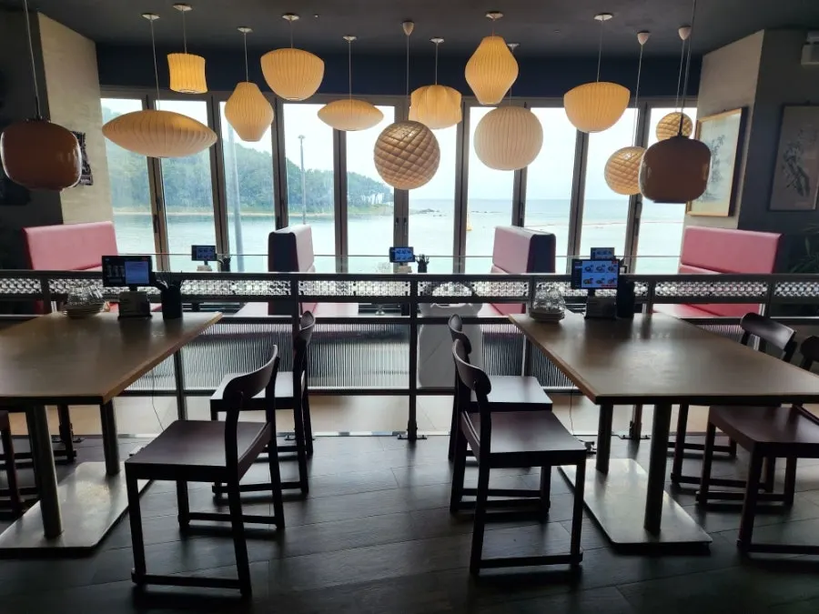 Chinese restaurant interior suitable for sitting with children