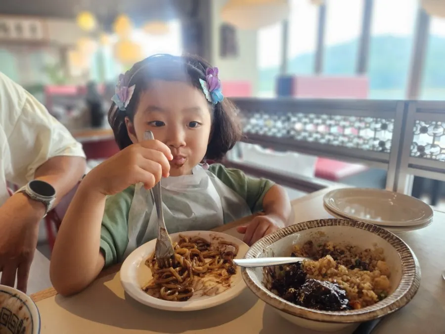 Lightly seasoned jajangmyeon