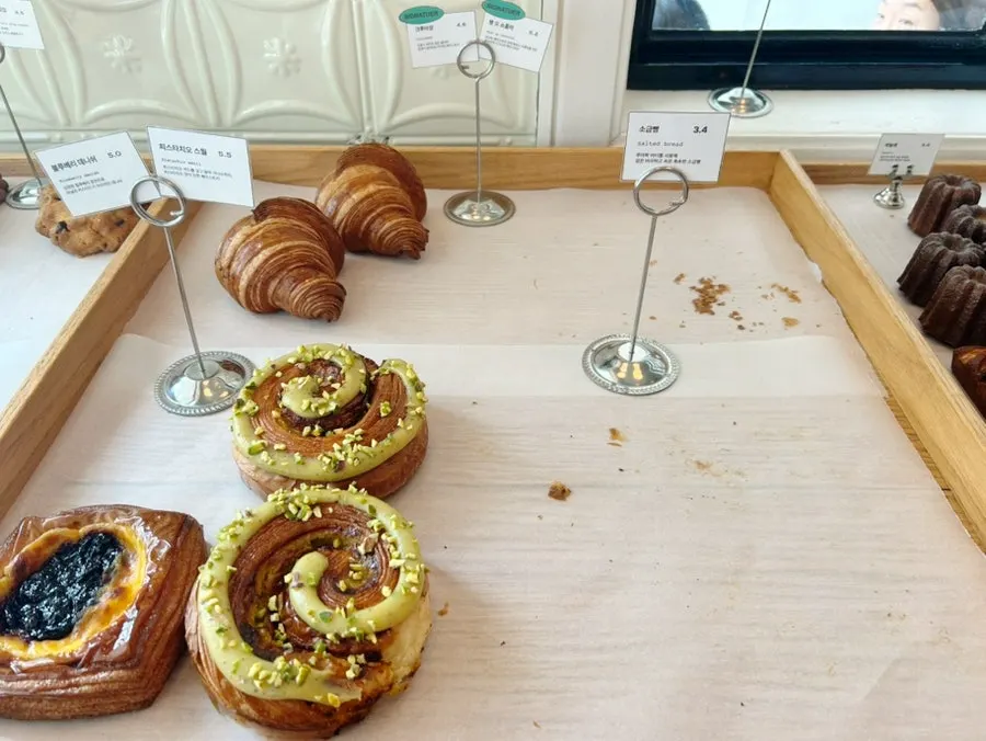 Display case with financiers lined up