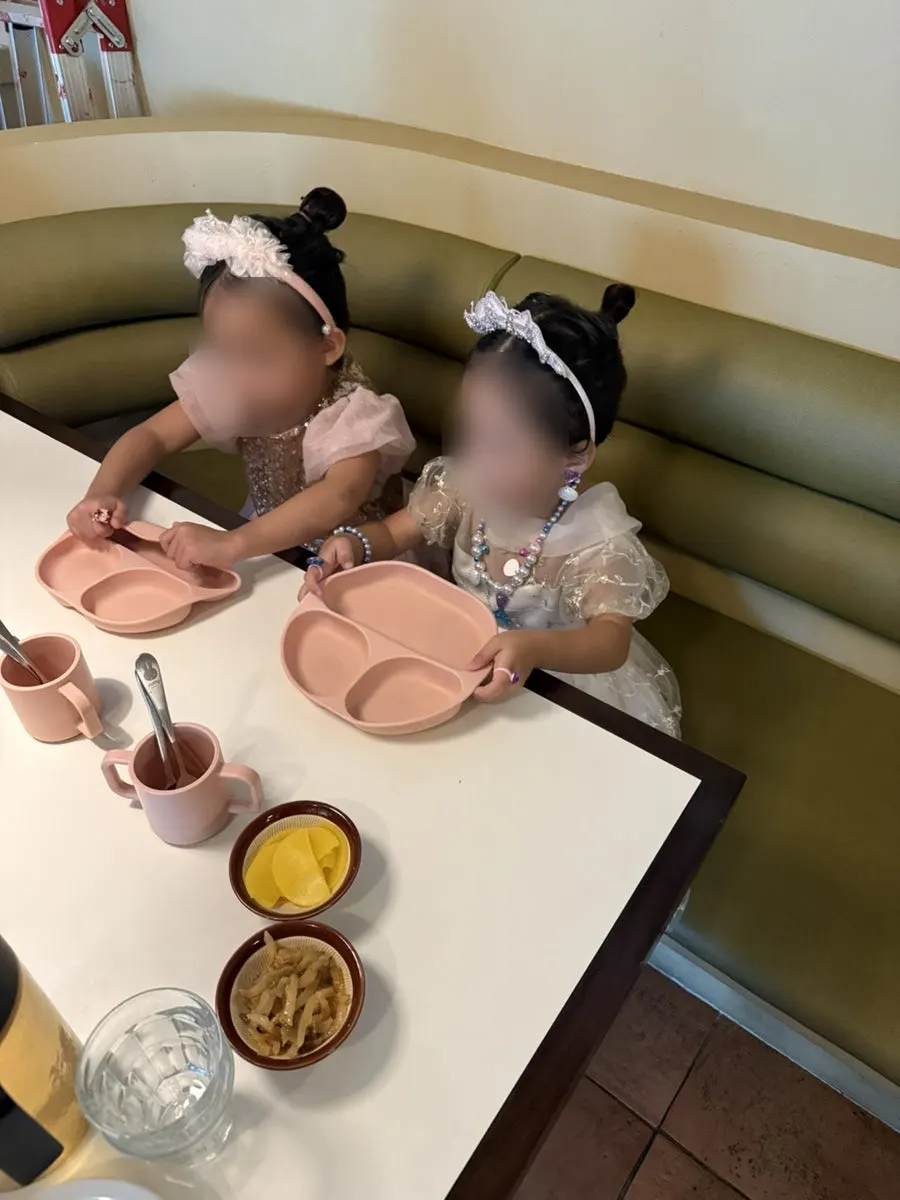 테이블에 세팅된 식기