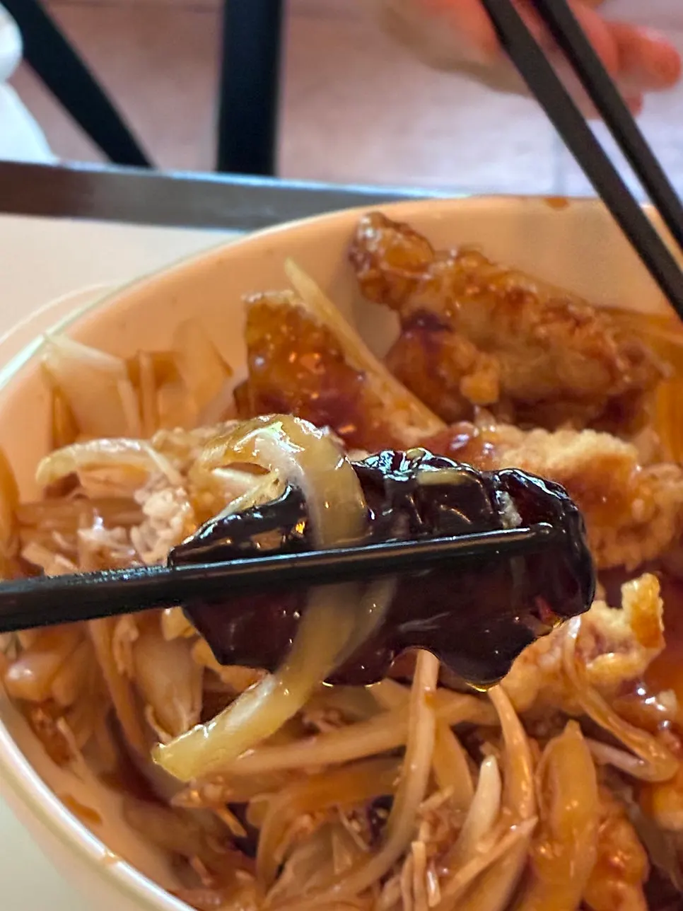 Black vinegar pork topped with cheese