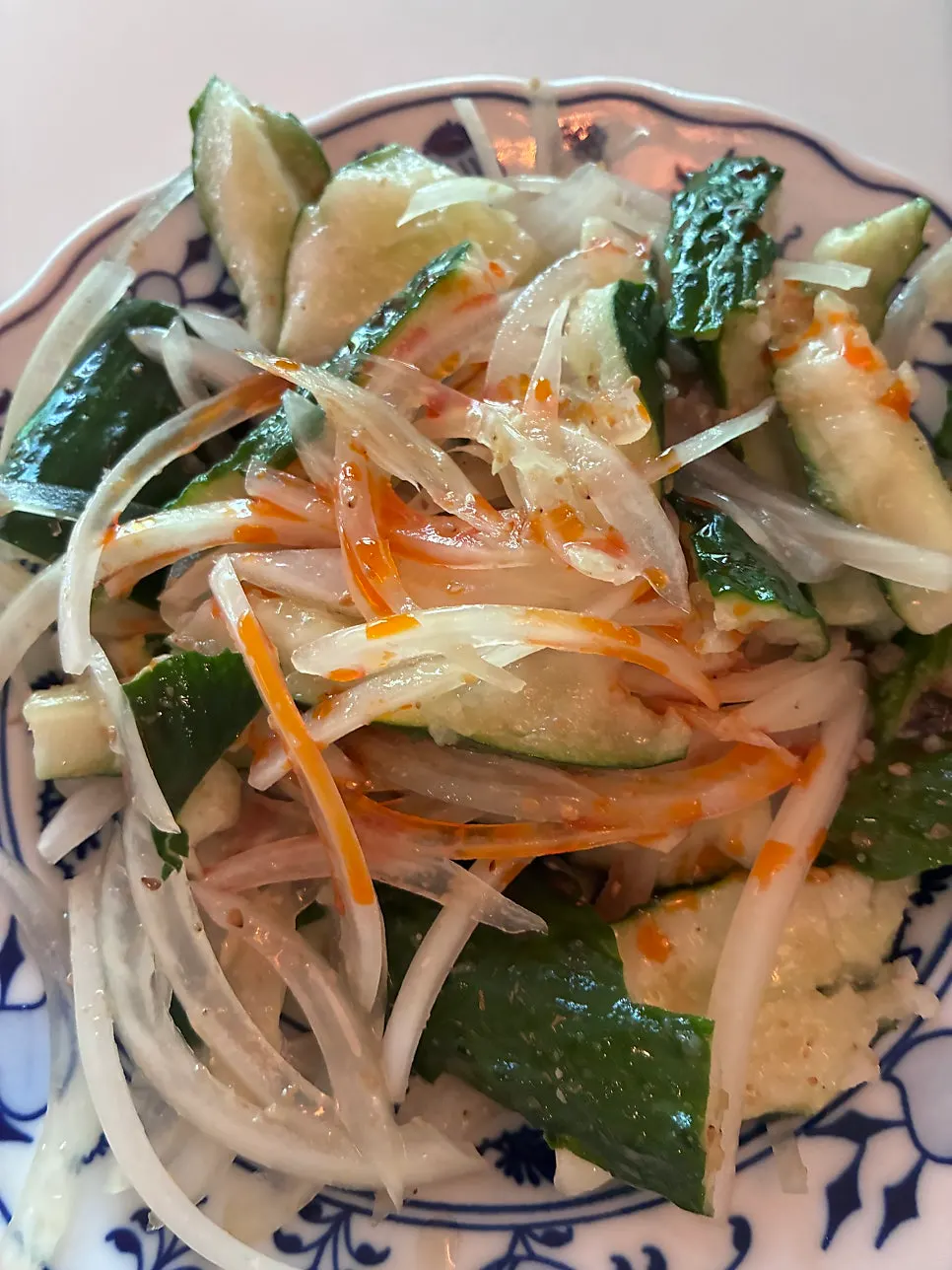 Chinese-style smashed cucumber dish, paihuanggua