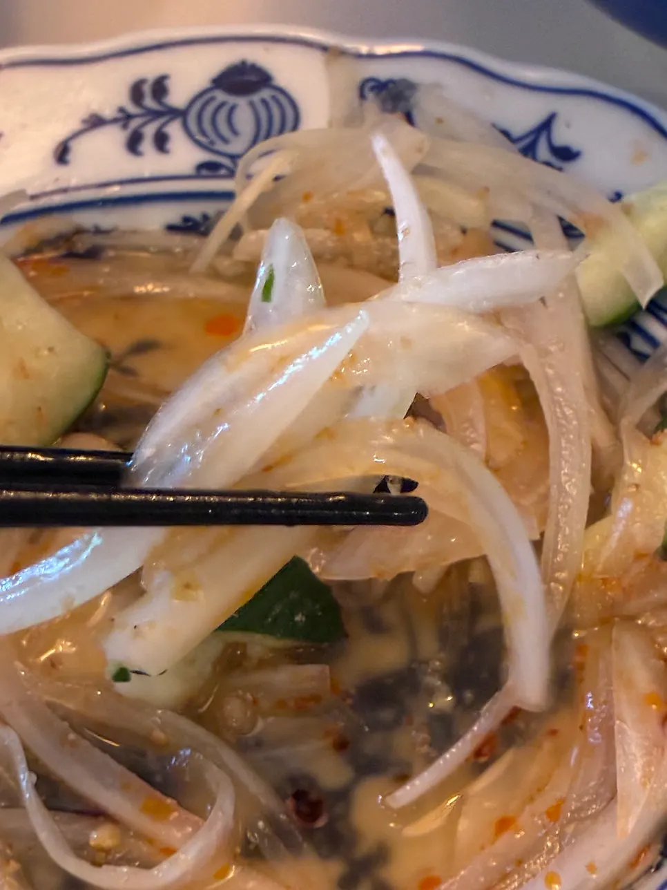 A cold, tossed bite of paihuanggua