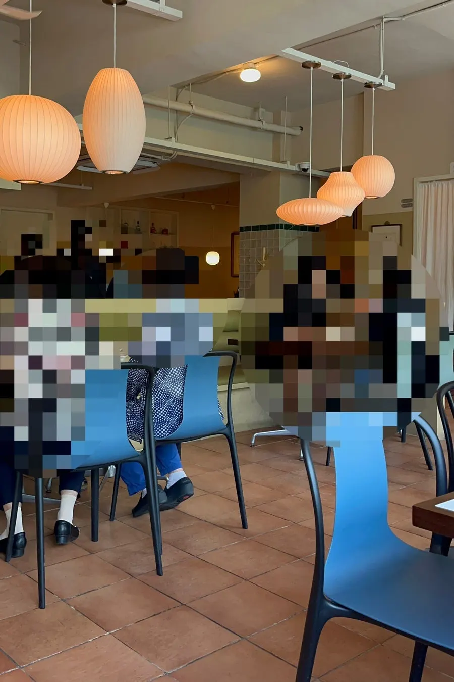데이트와 가족 외식에 좋은 테이블 좌석