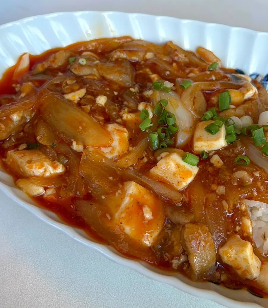 두부와 고기가 넉넉한 마파두부 덮밥