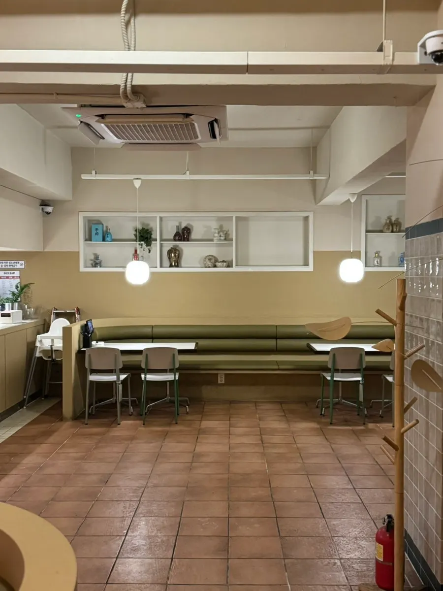 Chinese dining restaurant seating area