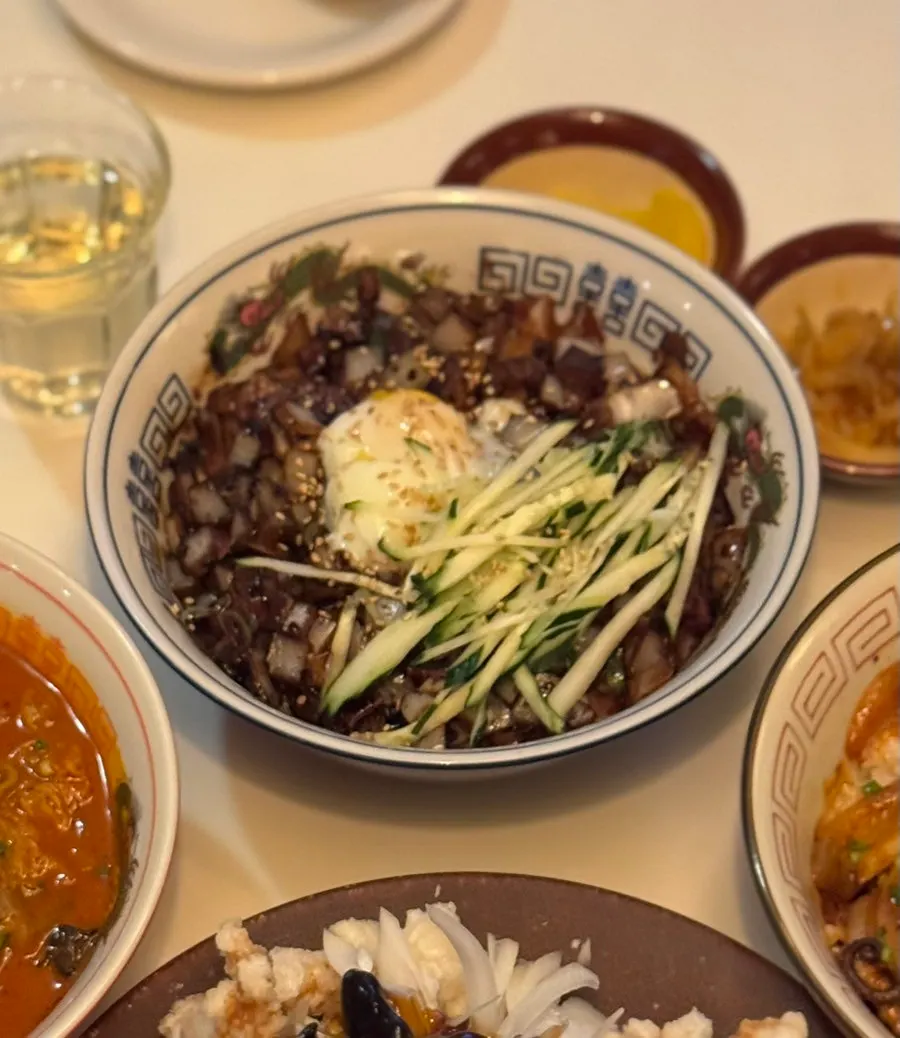 Large poached-egg pork belly gan-jjajang