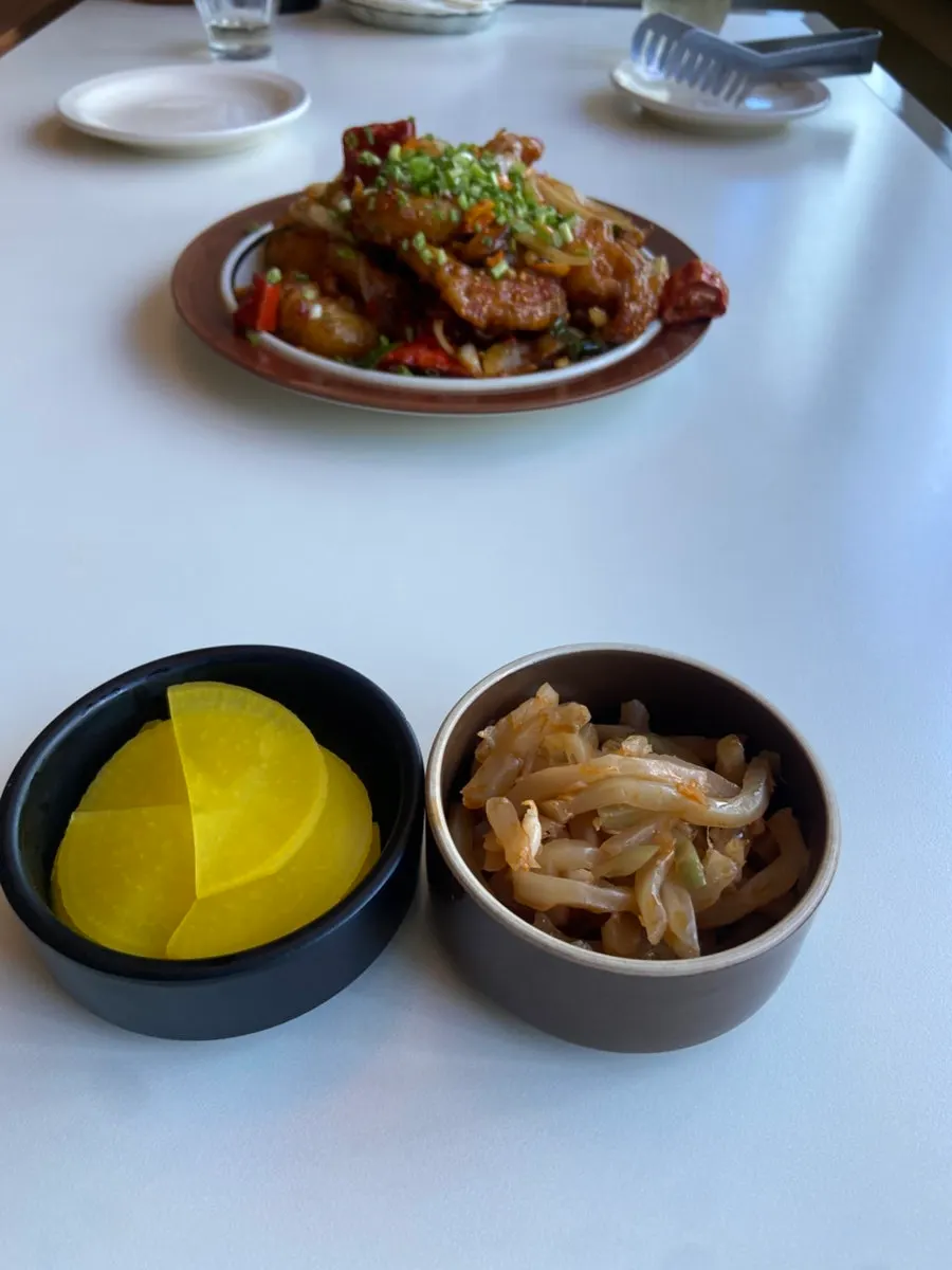 단무지와 짜사이 기본 반찬