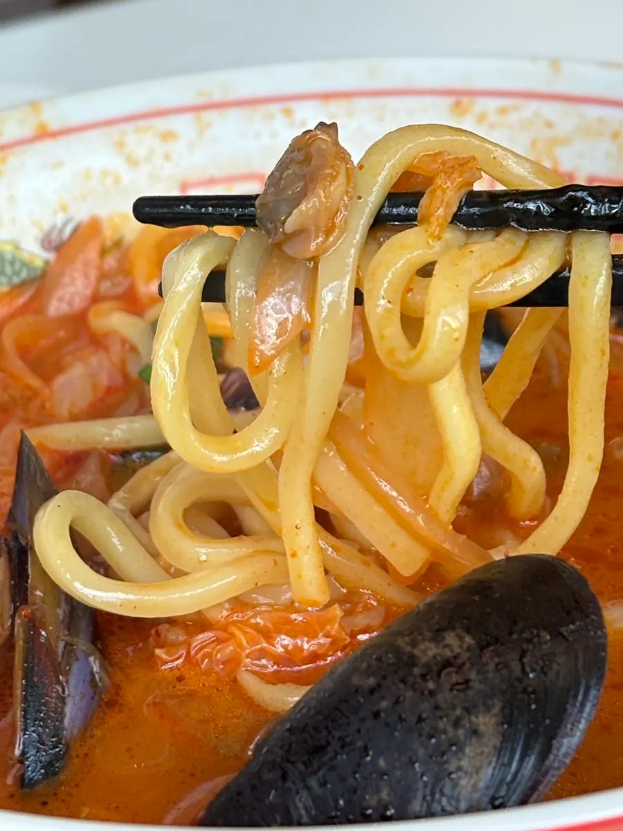 Noodles soaked in the jjamppong broth