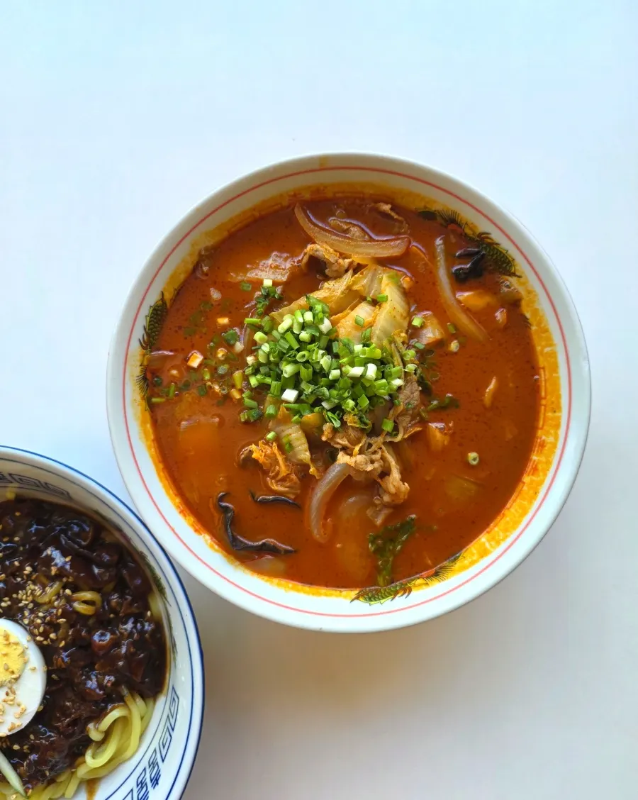 Glossy, chewy jajangmyeon noodles