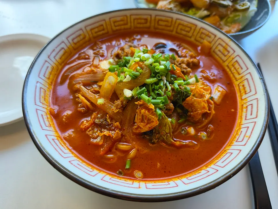 A bowl of beef brisket jjamppong