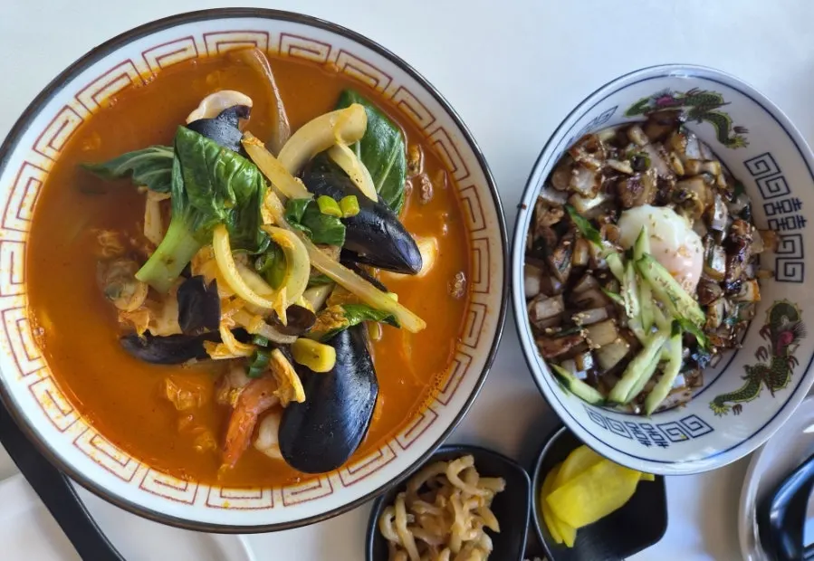 Jjajang, jjamppong and tangsuyuk served together