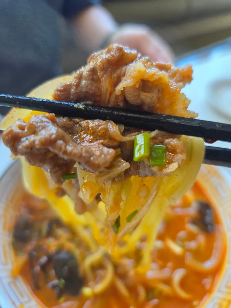 차돌이 올라간 얼큰한 차돌짬뽕