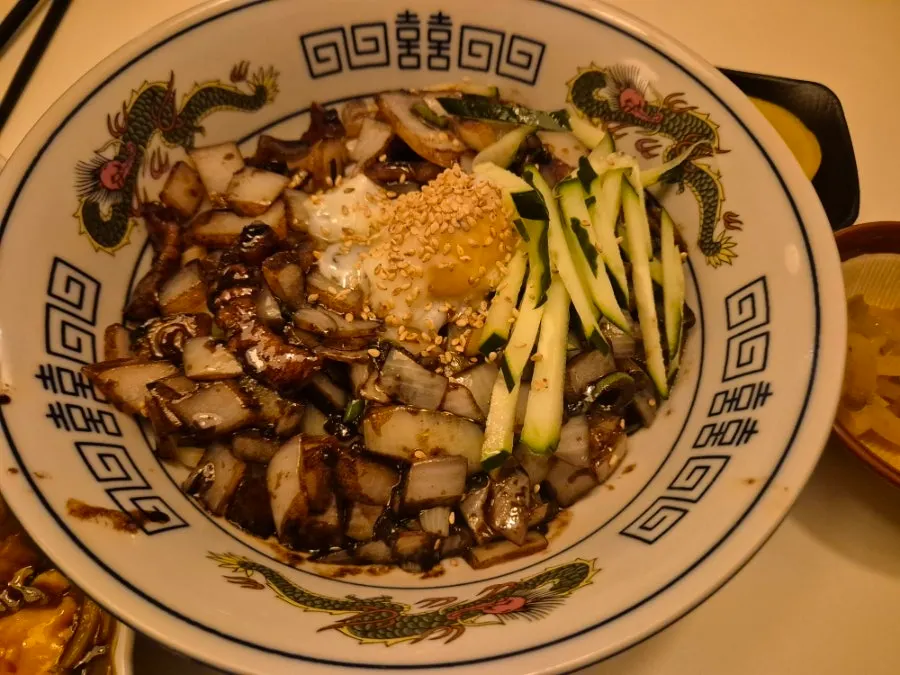 Noodles and sauce for the poached-egg pork belly ganjjajang