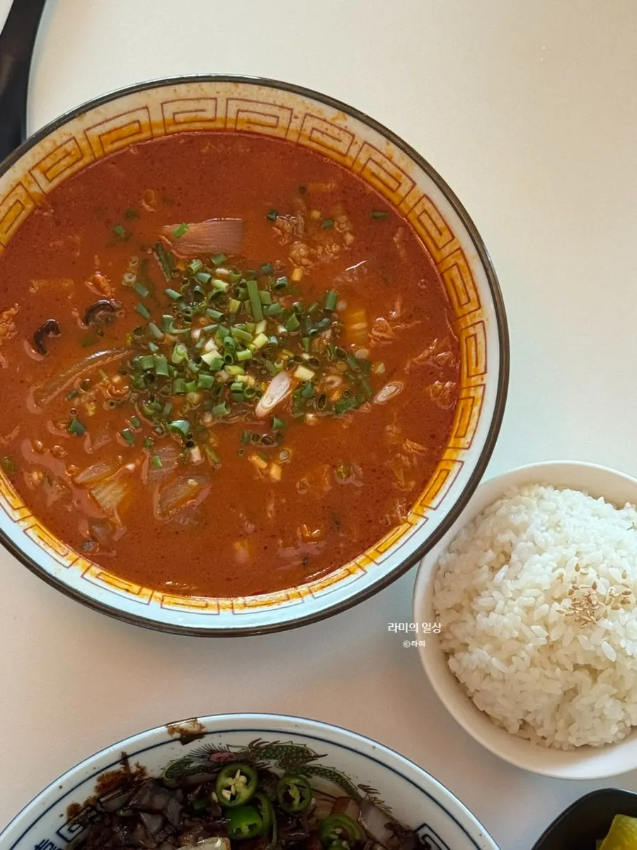 A bowl of beef belly jjamppong
