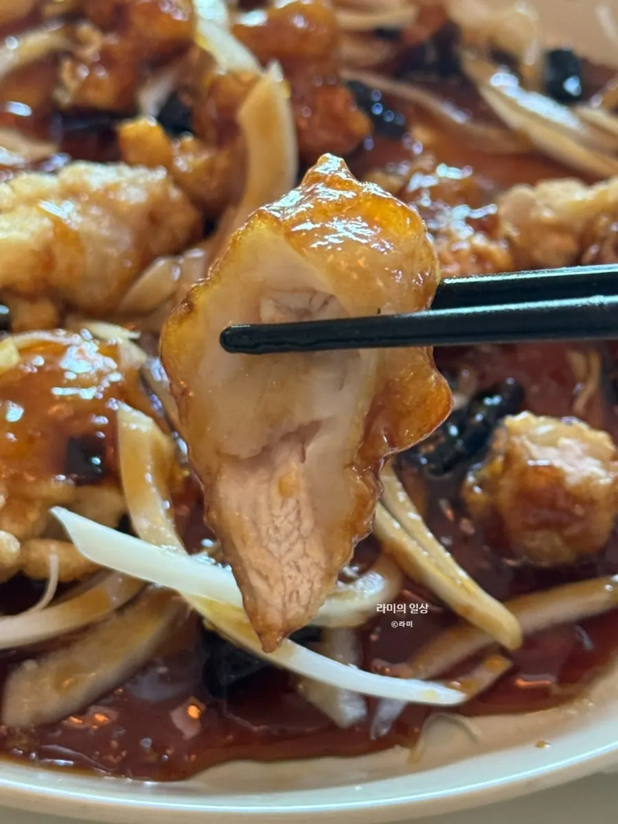 Crispy-battered black vinegar pork with sirloin