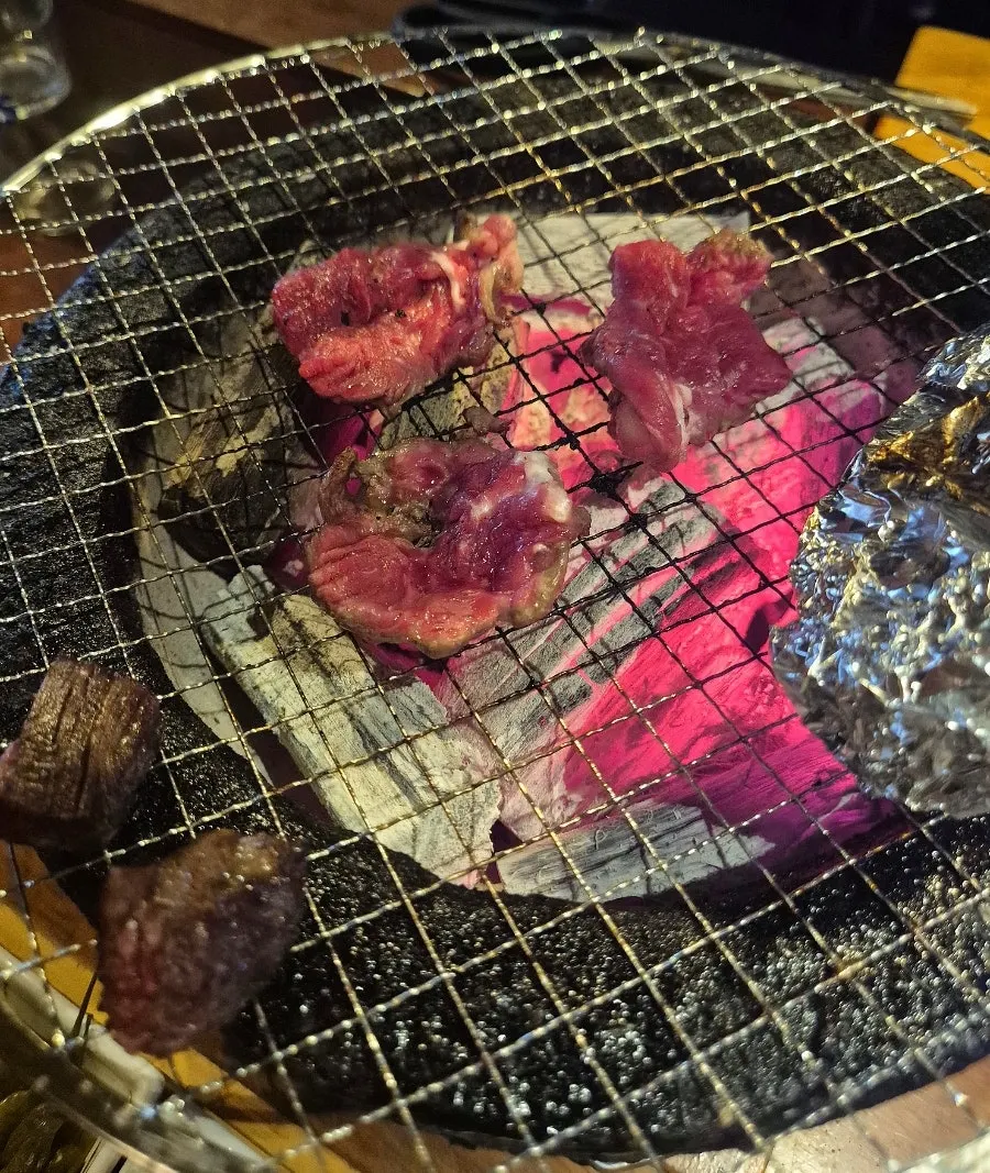 Beef course with a lemon highball