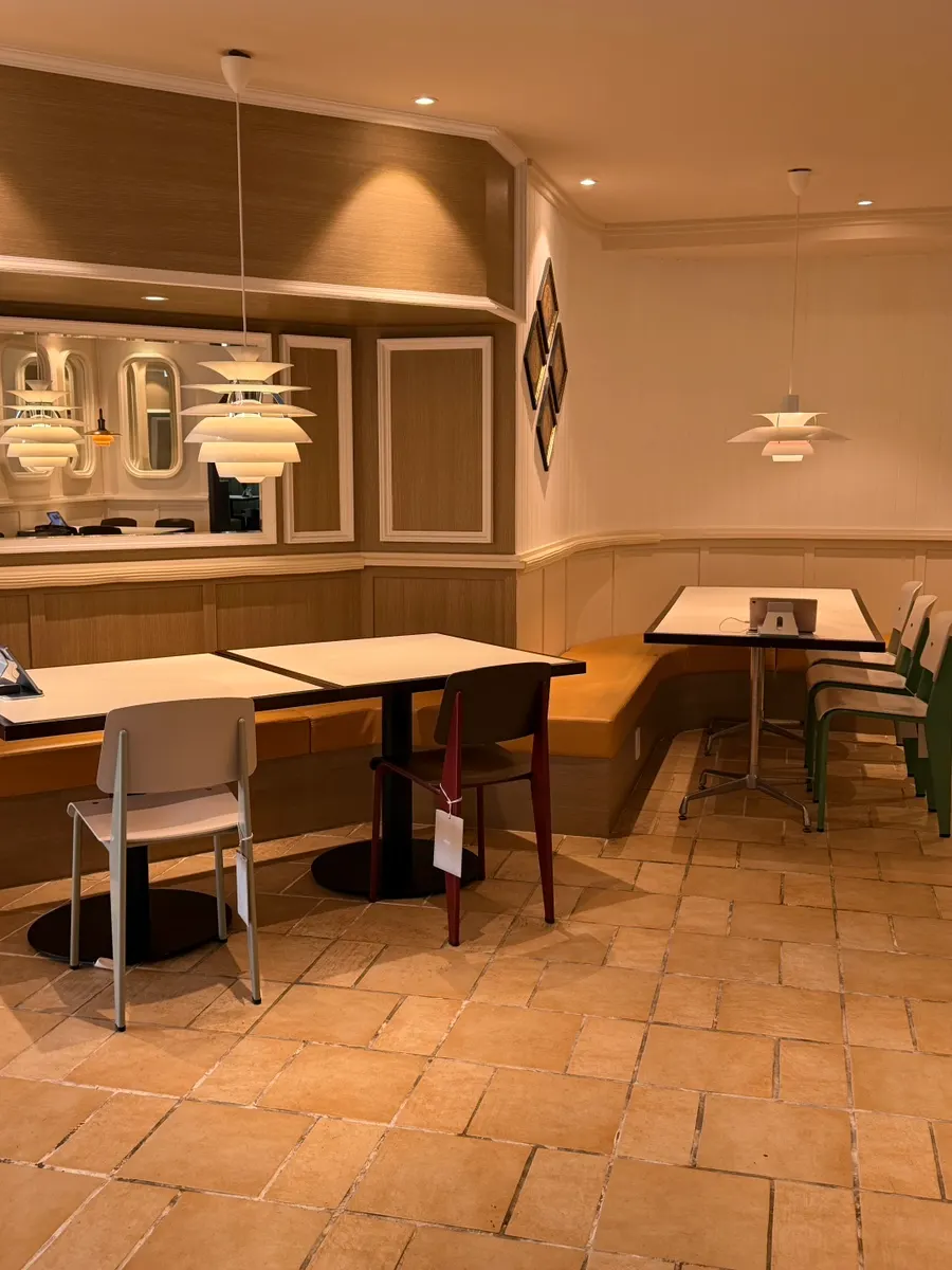 Entrance to the 2nd floor restaurant at Bueokgan Haeundae Branch