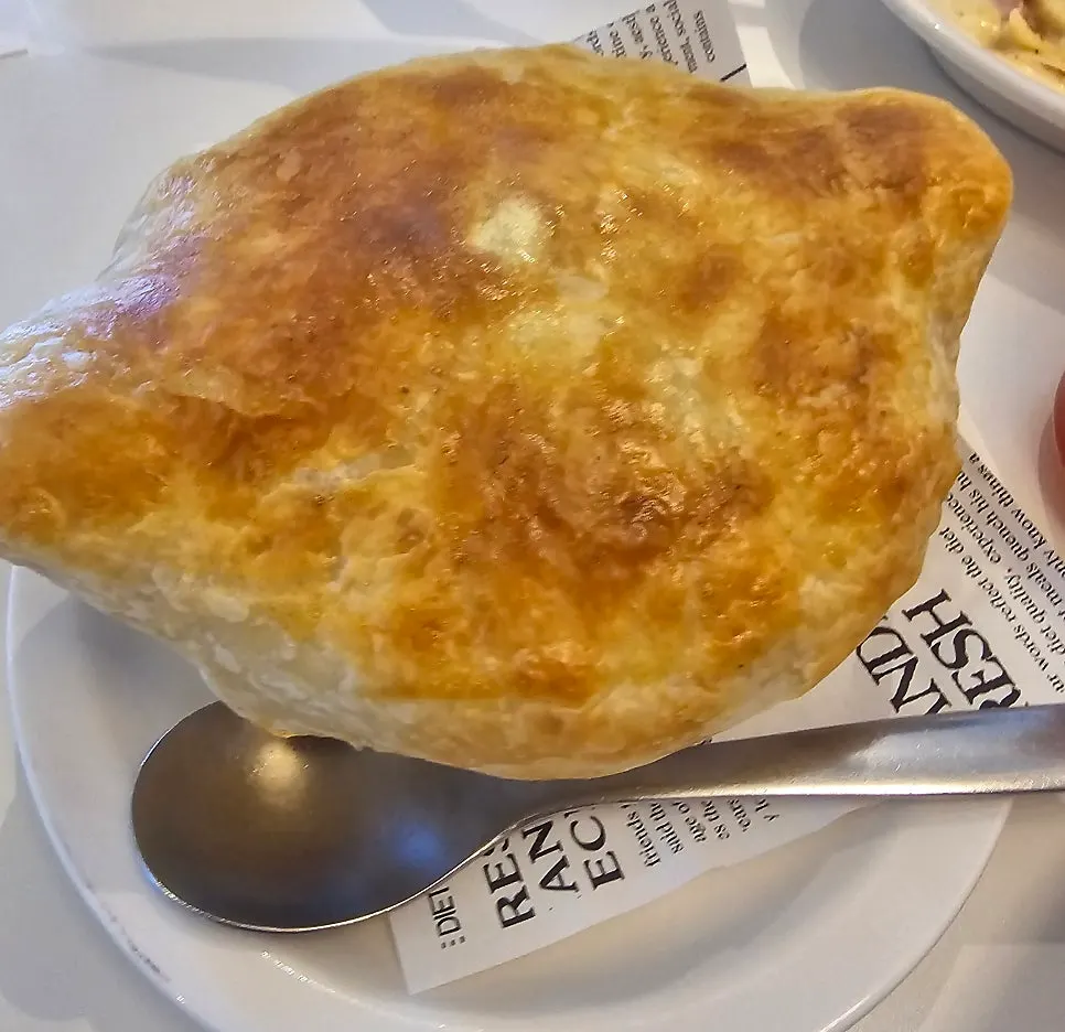 페스츄리를 떠먹는 단호박 스프