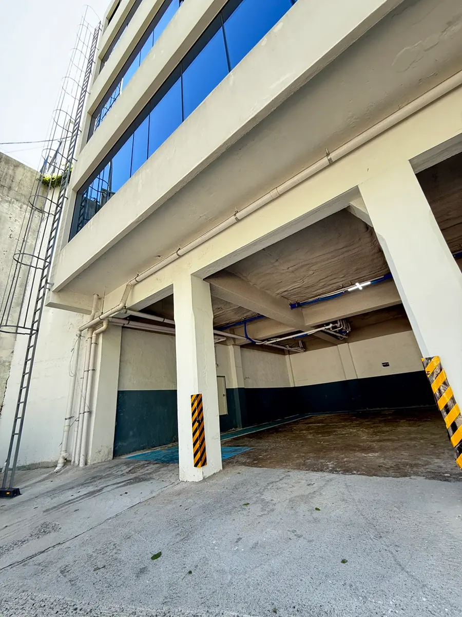 Exterior of the building housing Bueokgan Haeundae Branch on Dalmaji-gil