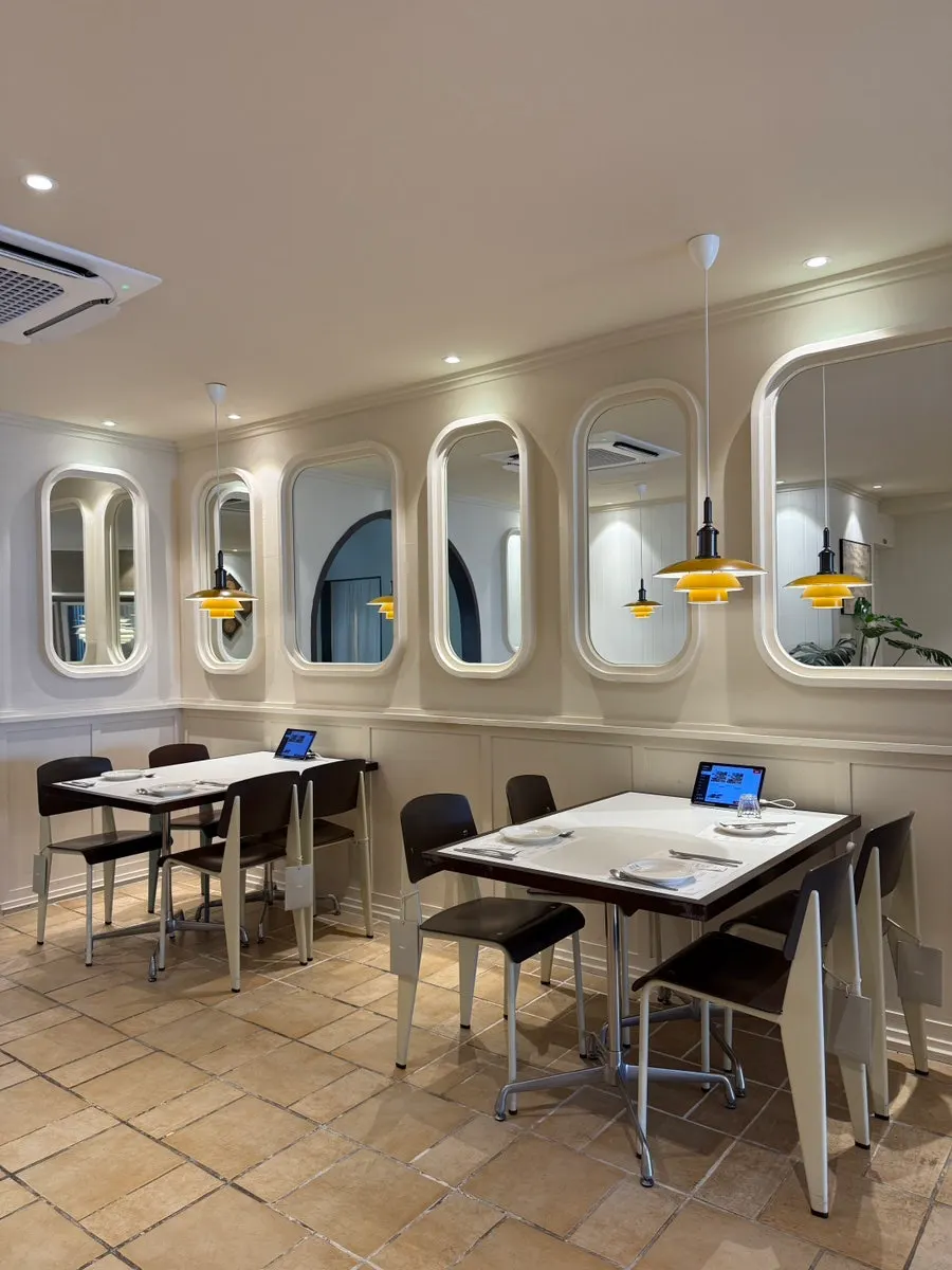 The moodier, tone-down hall at Bueokgan Haeundae Branch