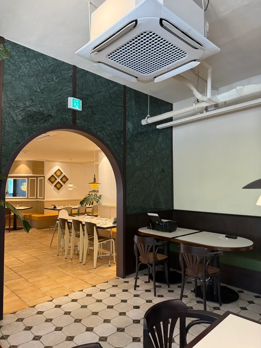 A bright window seat at Bueokgan Haeundae Branch