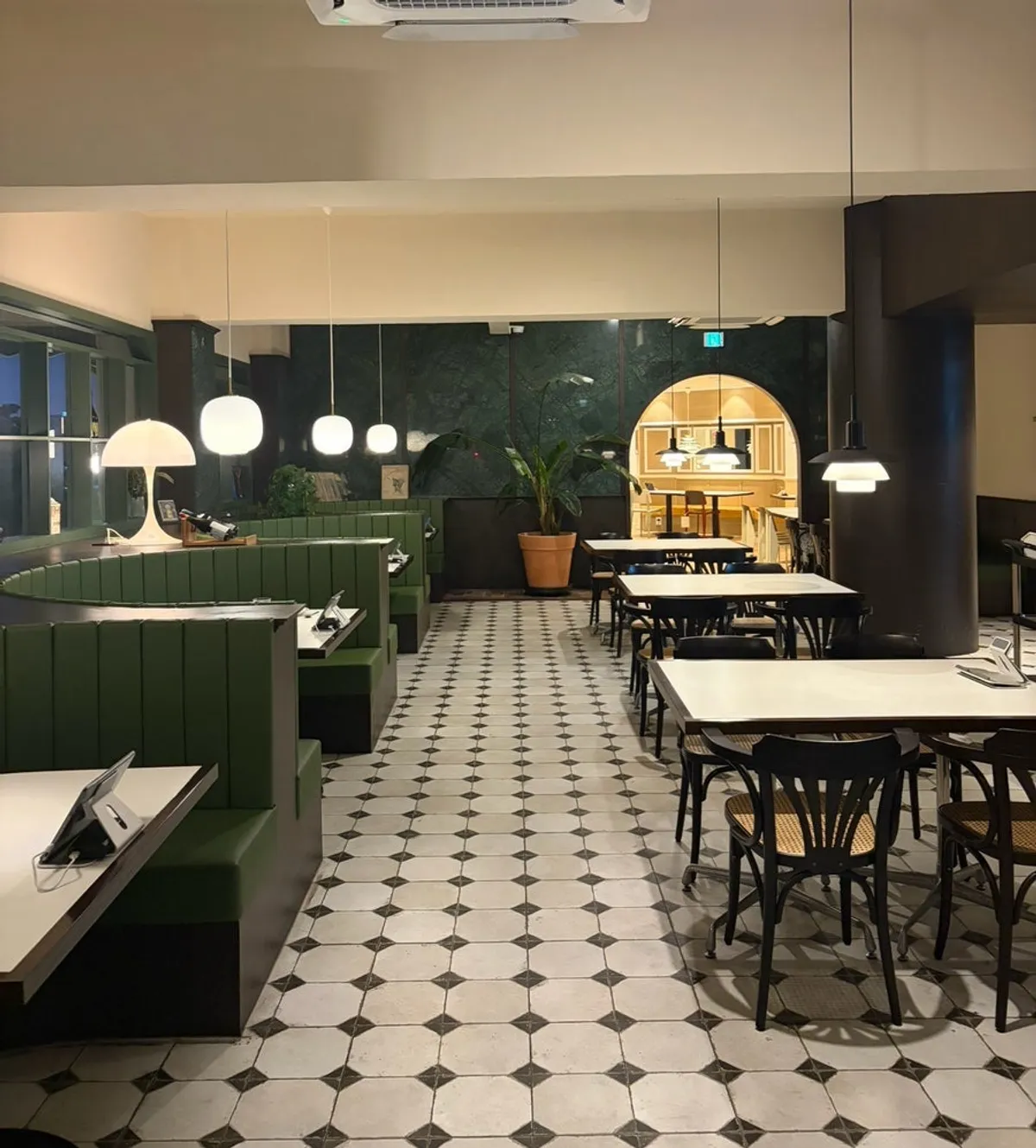European-mood dining hall of Bueokgan Haeundae Branch