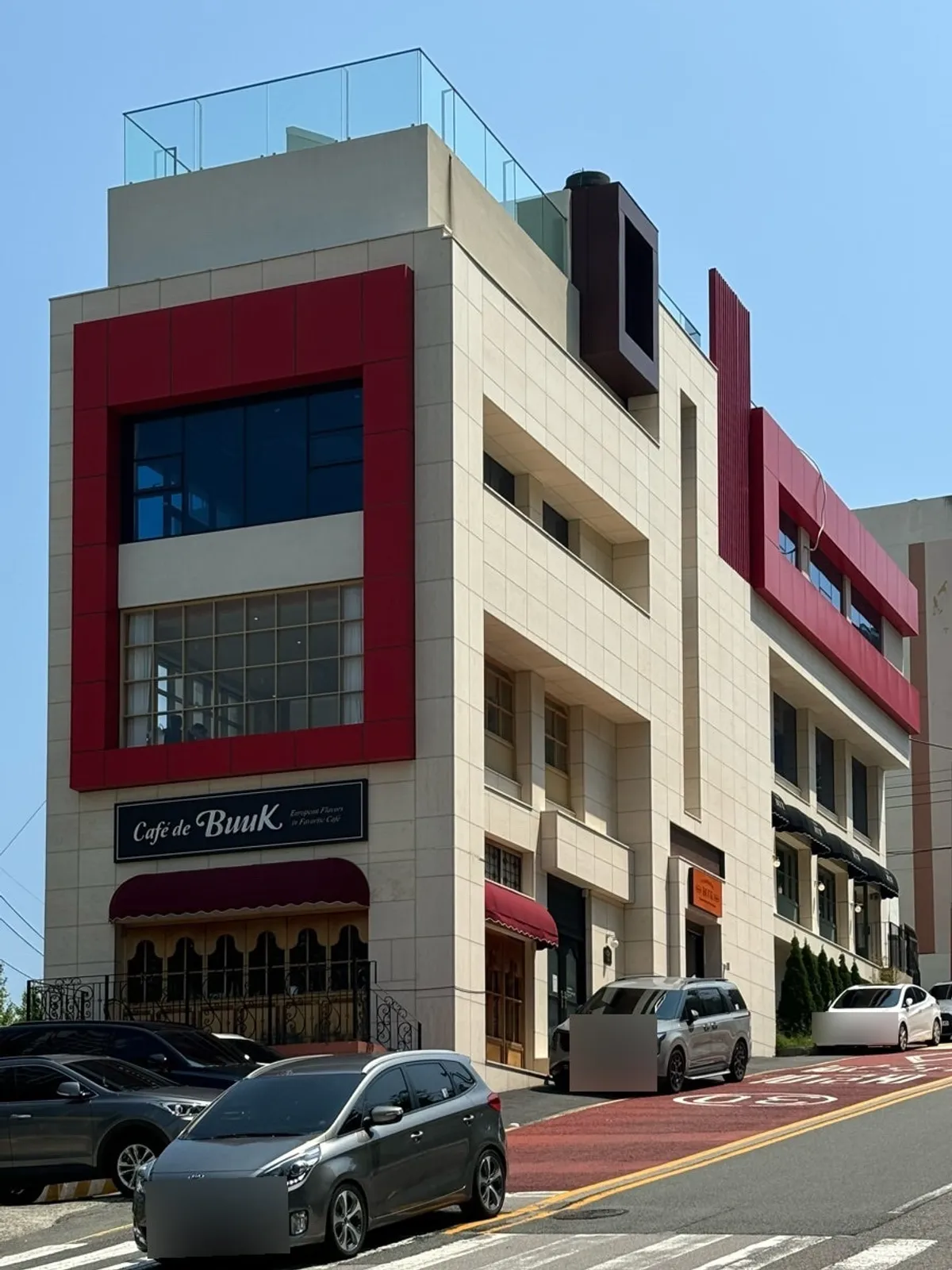 Exterior of the Bueokgan building on Dalmaji-gil in Haeundae