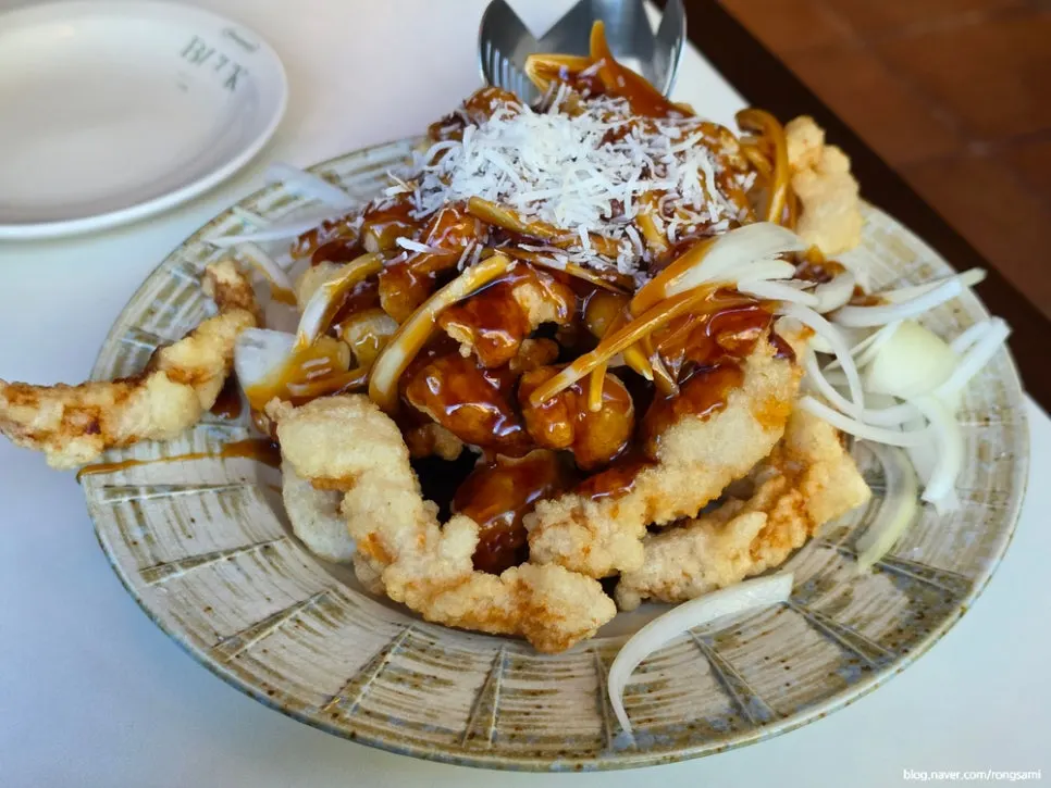 Beef belly jjamppong piled generously with meat