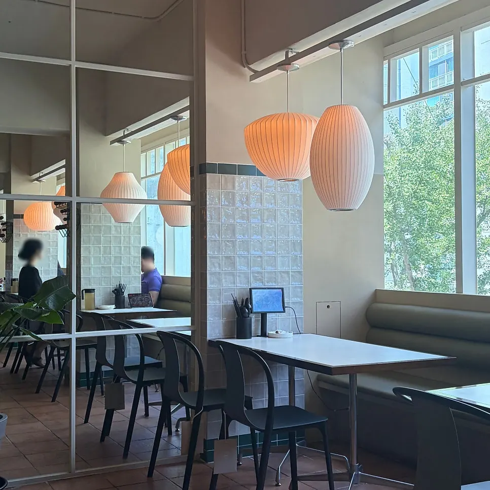 Detail of the calm interior of the Chinese restaurant