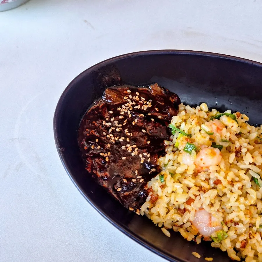 Fluffy stir-fried shrimp fried rice