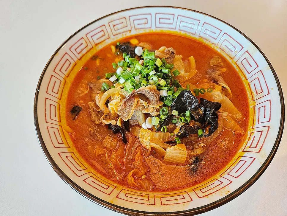 A bowl of beef belly jjamppong